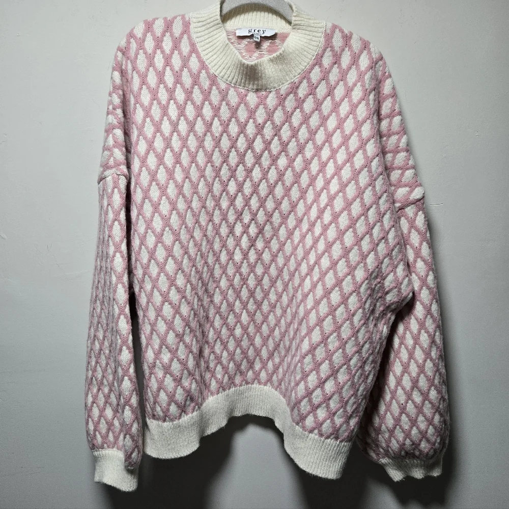 Grey Bandit Pink White Sweater Size XXXL Cozy Casual Balletcore